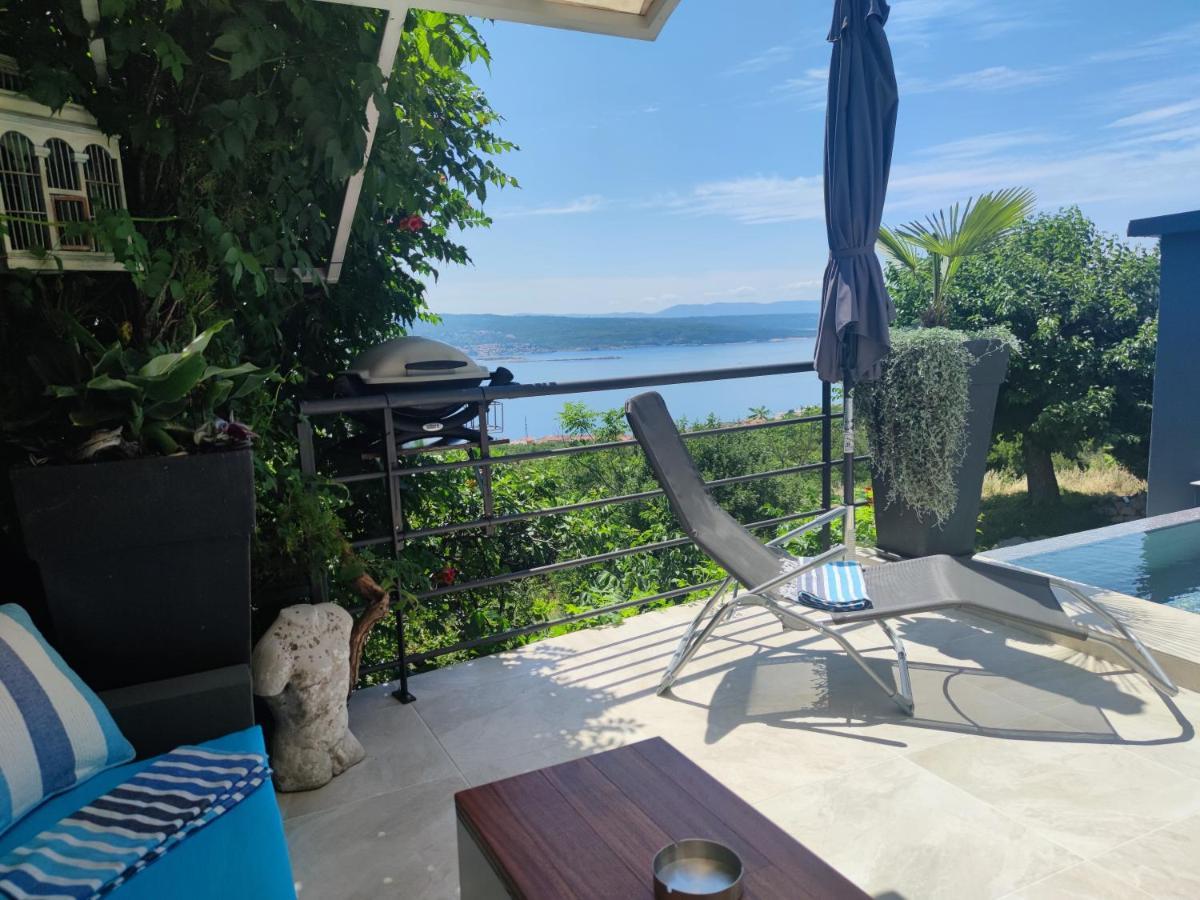 Art Gallery House With A Small Relaxing Pool Crikvenica Eksteriør bilde