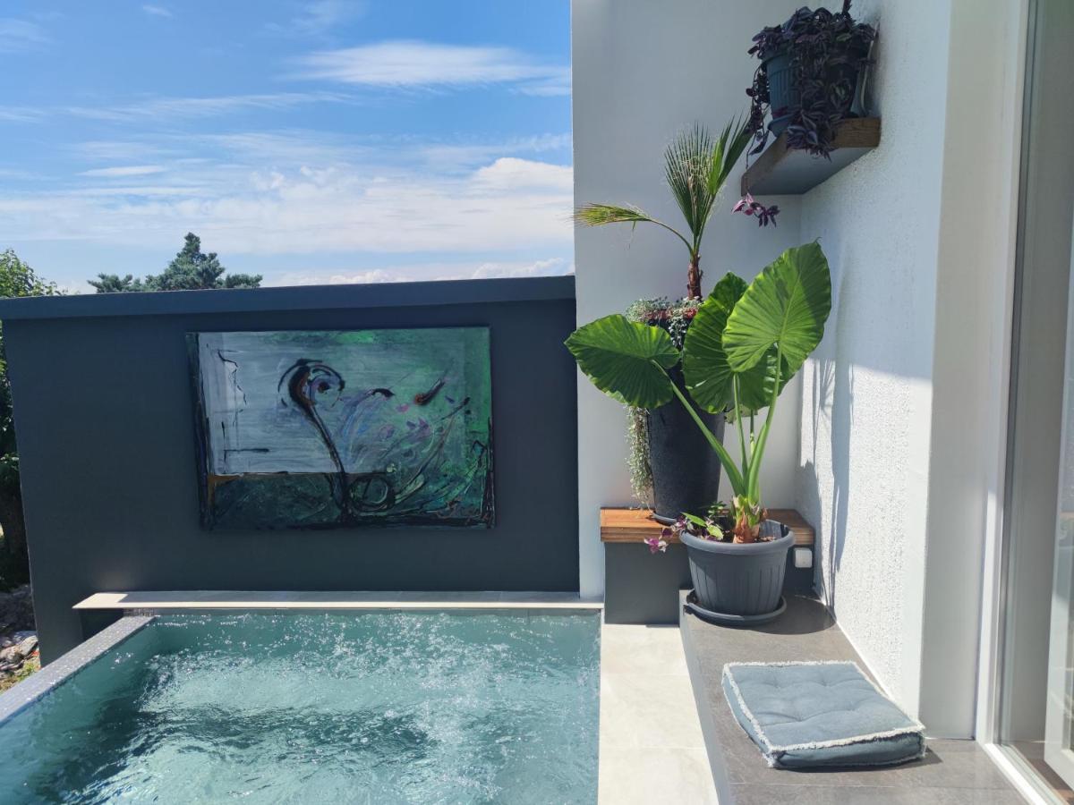 Art Gallery House With A Small Relaxing Pool Crikvenica Eksteriør bilde