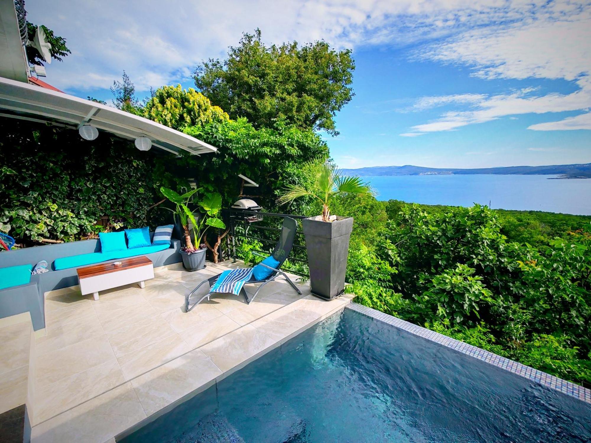 Art Gallery House With A Small Relaxing Pool Crikvenica Eksteriør bilde